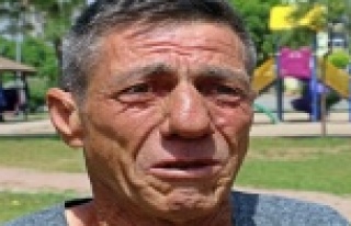 Kaybolan oğlunun kıyafetlerini giyip sokak sokak...