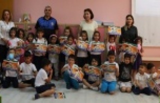 Miniklere 'Polis Ne iş Yapar' dersi