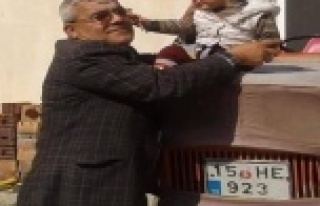 Uçuruma yuvarlanan traktörün sürücüsü hayatını...