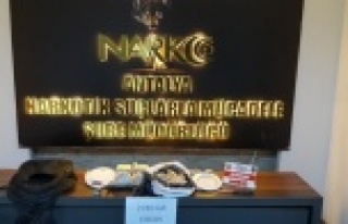 Uyuşturucu madde ticareti yapan 2 zanlıya tutuklama