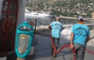 Alanya Belediyesi'nden şehirde bayram temizliği