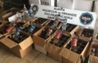 Alanya'da 3 otele kaçak içki baskını
