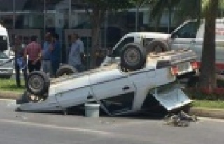 Alanya'da kaza! 3 araç birbirine girdi