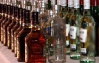 Alanya’da bin 100 litre kaçak içki ele geçirildi