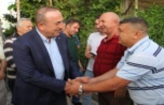 Çavuşoğlu bayram namazını baba ocağında kıldı