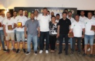 Hentbol şenliğinde banket yemeği