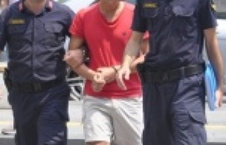 Kırgız hırsızlık şüphelisi uçağa binemeden...