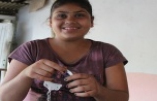 Küçük kızın bileğinde sıkışan kelepçe itfaiye...