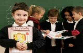 Okula başlama yaşı 69 aya çıkarıldı