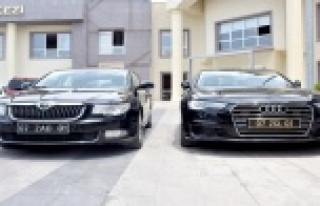 Toplu ulaşım aracı alınsın diye makam araçlarını...