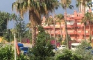 Alanya'da 2. kattan düşen adam hayatını kaybetti