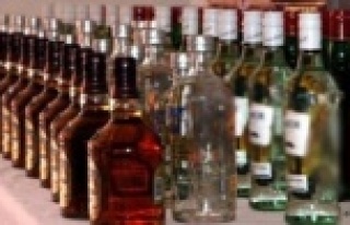 Alanya’da kaçak ve sahte içki operasyonu