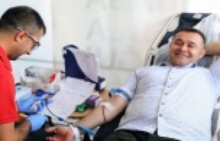 Başkan Yücel'den lösemiyle savaşa destek