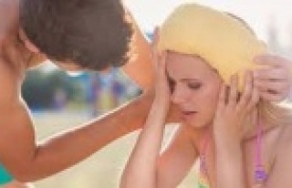 Güneş çarpmasına maruz kalan kişilere asla yapılmaması...