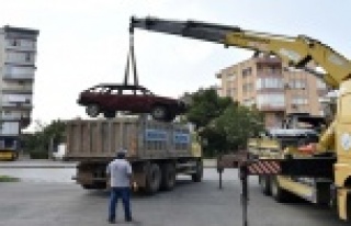 Hurda araçlar toplandı