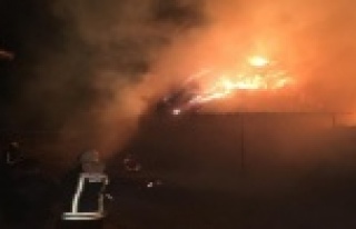 Alanya'da makinadan çıkan kıvılcım yangın...