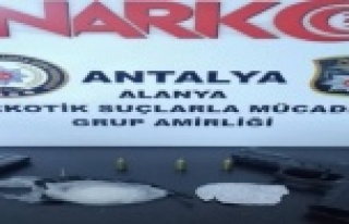 Alanya'da uyuşturucu baskını