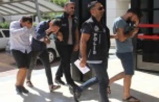 Alanya’da otomobilde uyuşturucu baskınına 1 tutuklama