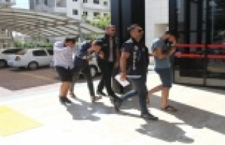 Alanya’da otomobilden uyuşturucu hap çıktı:...