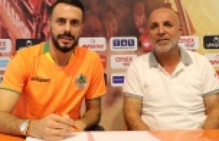 Alanyaspor imza töreni yaptı