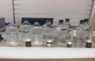 Antalya'da zirai ilaç bayine kaçak içki operasyonu