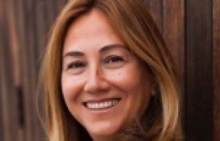 Çavuşoğlu'na hakaret eden bayan müdür istifa...