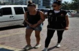 Genç kızın üzerinden uyuşturucu çıktı