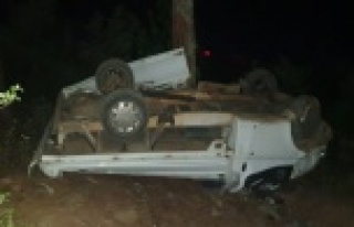 Kamyonet, mevlid dönüşü 80 metrelik uçuruma yuvarlandı:...