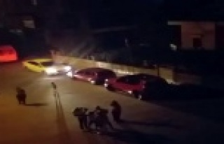 Küçük çocuğa babadan sokak ortasında dayak