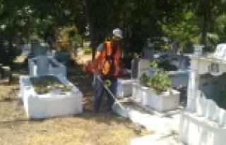 Mezarlıklara bayram bakımı