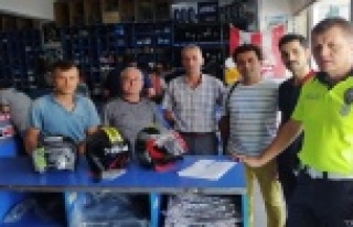 Motosiklet aksesuarı satan işyerleri denetlendi