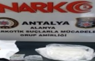 Sırt çantasına gizlediği uyuşturucu ile yakalandı