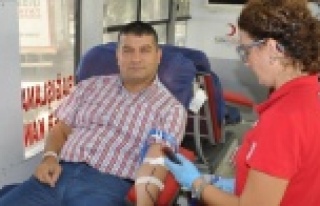 Tireliler Alanyalı Şebnem için Kızılaya koştu