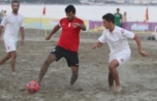 Alanya'da plaj futbolu heyecanı başlıyor