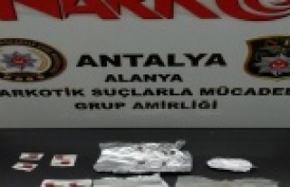 Alanya'da uyuşturucu operasyonu; 2 gözaltı...
