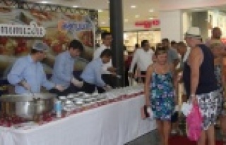 Alanyum AVM'nin aşure gününe yoğun ilgi