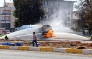 Antalya'da LPG tankeri 7,5 saattir yanıyor