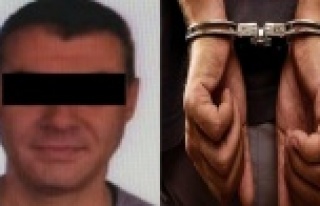 Çalıştığı kuyumcudan 78 parça mücevherle kaçtı,...