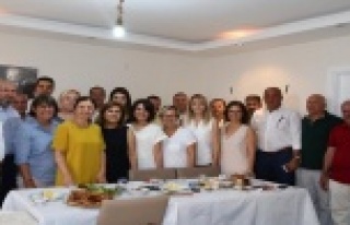 Kadınlardan ALTSO'ya teşekkür belgesi