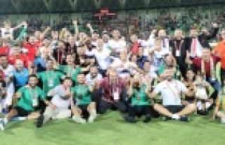 Süpersin Alanyam! Fener'i 3'ledi, 4 puan...