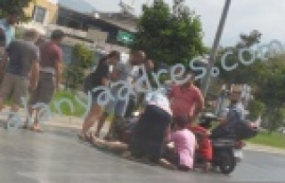 Yaya geçidinde yayayı motosiklet çarptı