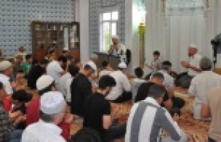 Alanya'da eller semaya Mehmetçiğimiz için...