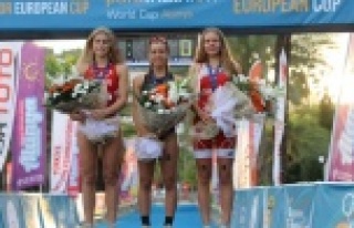 Alanya Triatlonda ilk gün kadınlarda Hollanda ve...