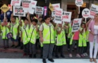 Alanyalı öğrencilerden sürücülere önemli uyarı