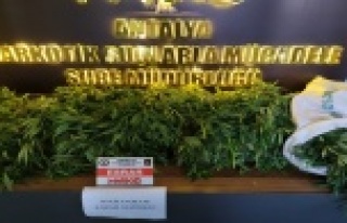 Araçta uyuşturucu madde ele geçirildi