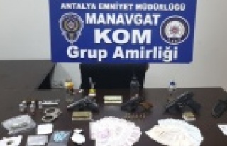 Silah ve uyuşturucu operasyonu