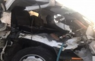Trafik kazası 1 ölü 4 yaralı