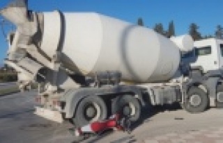 Alanya'da beton mikseri çarpan sürücü ağır...