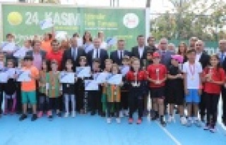 Alanya'da eğitimcileri buluşturan turnuva