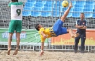 Alanya'da kumda çeyrek final maçları oynandı